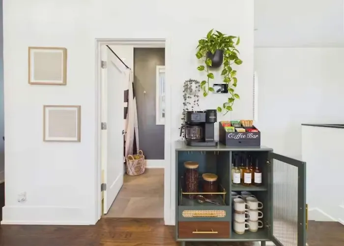 The Boho House Two Private Parking * Chicago