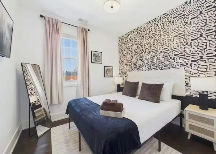 The Boho House Two Private Parking Chicago